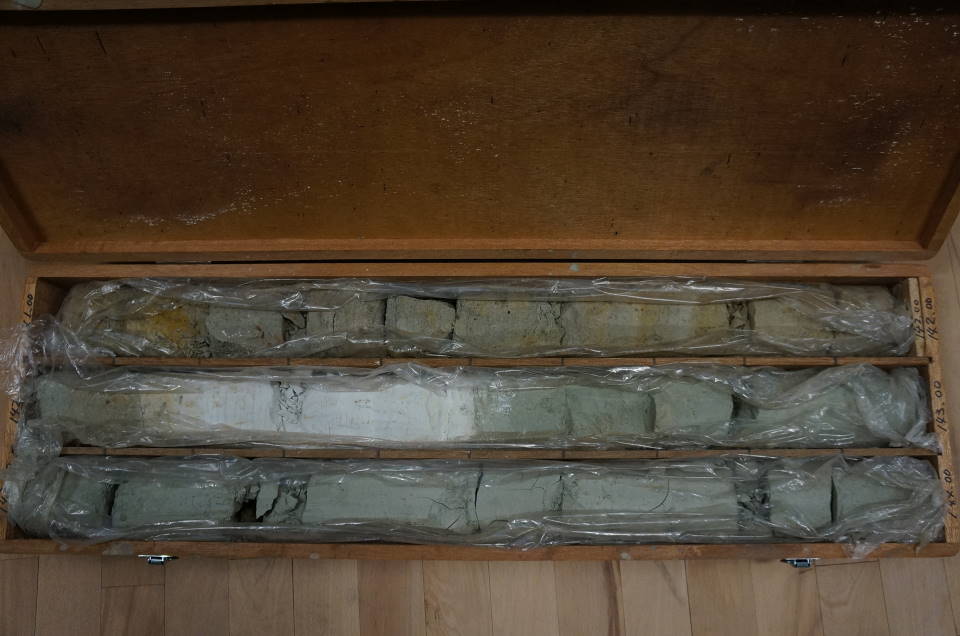 研究用のボーリングコア